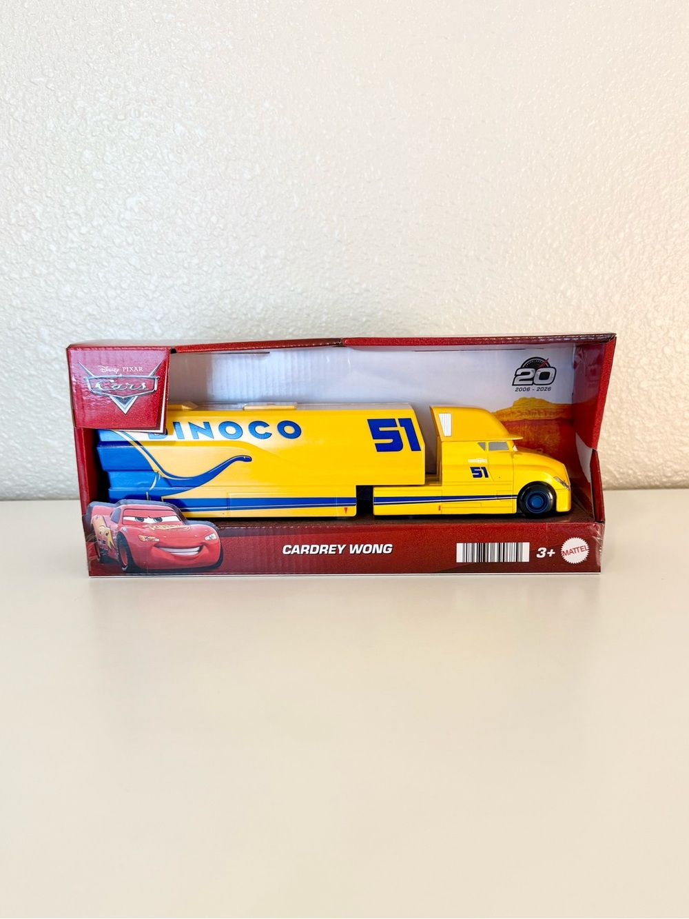 Disney Pixar Cars Cardrey Wong Hauler